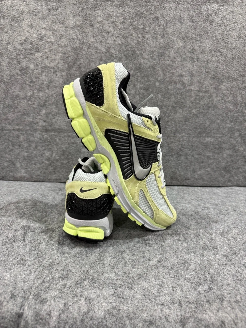 Nike Air Zoom Vomero 5 Barely Volt/pure Men's size 13